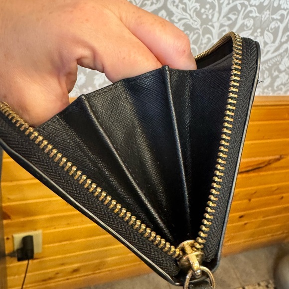Kate Spade Zip Continental Wallet Black Saffiano Leather w/ Gold Hardware EUC - Picture 12 of 16